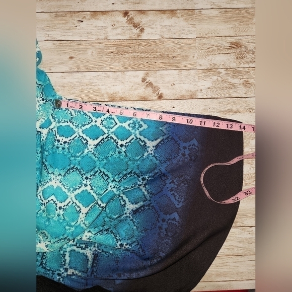 INVESTMENTS Python Pattern Blouse Petite Small  Lightweight NWT - Picture 5 of 10